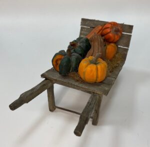 Carriola con zucche in terracotta dipinta a mano – Accessorio per figure da 25 cm, presepe napoletano '700 - immagine 4