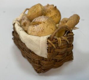 Cesta di pane in pasta di sale – Accessorio per figure da 25 cm – Presepe Napoletano '700 - immagine 4