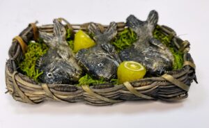 Cesta Artigianale con Pesci in Cera – Per Figure 25-30 cm – Stile Napoletano Settecentesco - immagine 2