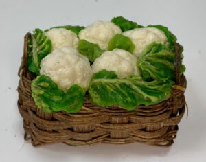 Cesta artigianale di cavoli in cera – Miniatura per presepe napoletano 25-30 cm, stile settecentesco - immagine 3