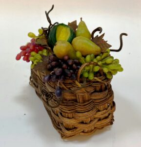 Cesto Artigianale di Frutta e Verdura in Cera per Presepe Napoletano, Adatto a Figure 30-35 cm" - immagine 4