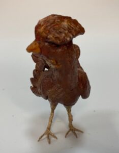 Gallina Padovana scura in terracotta con occhi in vetro – Per figure 25 cm – Presepe Napoletano '700 - immagine 4