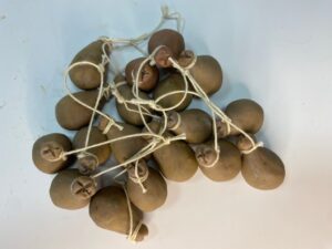 Coppia Provoloni Affumicati in Cera – Presepe Napoletano 700 – Figure 25 cm - immagine 3