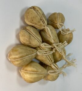 Provolone grande in cera – Presepe napoletano 700 – Figure 25-30 cm - immagine 2