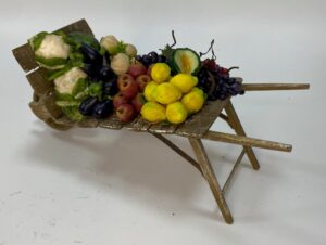 Carriola con frutta e verdura in cera – Accessorio per figure 22-25 cm – Presepe Napoletano '700 - immagine 2