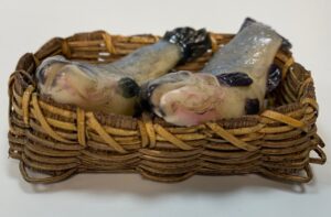 Cesta con Pesci in Cera – Accessorio per Pastori 25 cm – Presepe Napoletano '700 - immagine 2