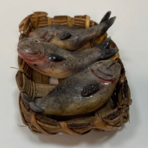 Cesta con Pesci in Cera – Accessorio per Pastori 25 cm – Presepe Napoletano '700 - immagine 2